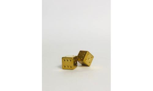 02x Dados de Metal Dourado